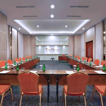 The Alana Yogyakarta Hotel And Convention Center Sleman  Exterior foto