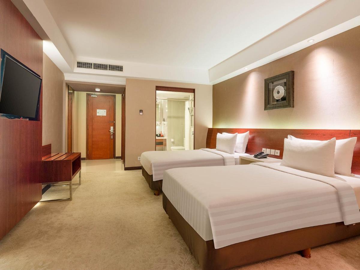 The Alana Yogyakarta Hotel And Convention Center Sleman  Exterior foto